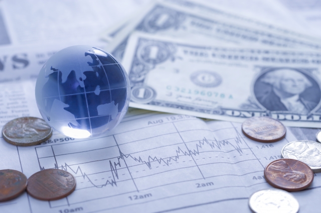 凡庸な分散投資に終止符を。
世界最高の投資家たちが実践する
『集中戦略』をマスターする！