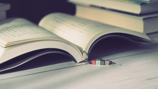 集中投資家の「OS（オペレーティング・システム）」は、すべてこの一冊に実装されている  : 『バフェットからの手紙 [第8版]』