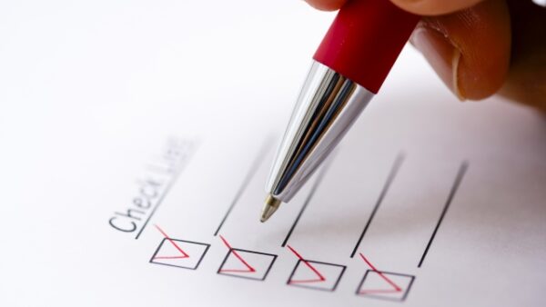 【第7回】  チャーリー・マンガーの知恵：「投資のチェックリスト」はいかにして大失敗を防ぐか